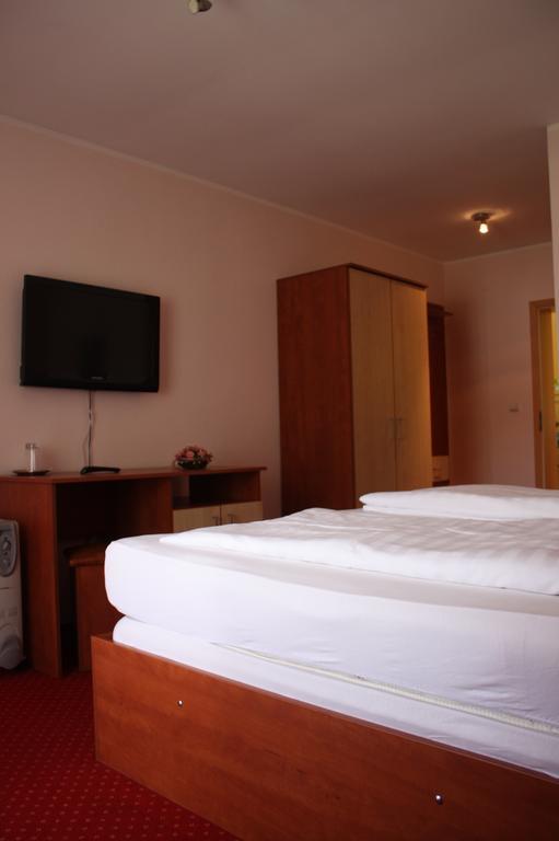 Pensiune Safrane Băile Herculane Room photo