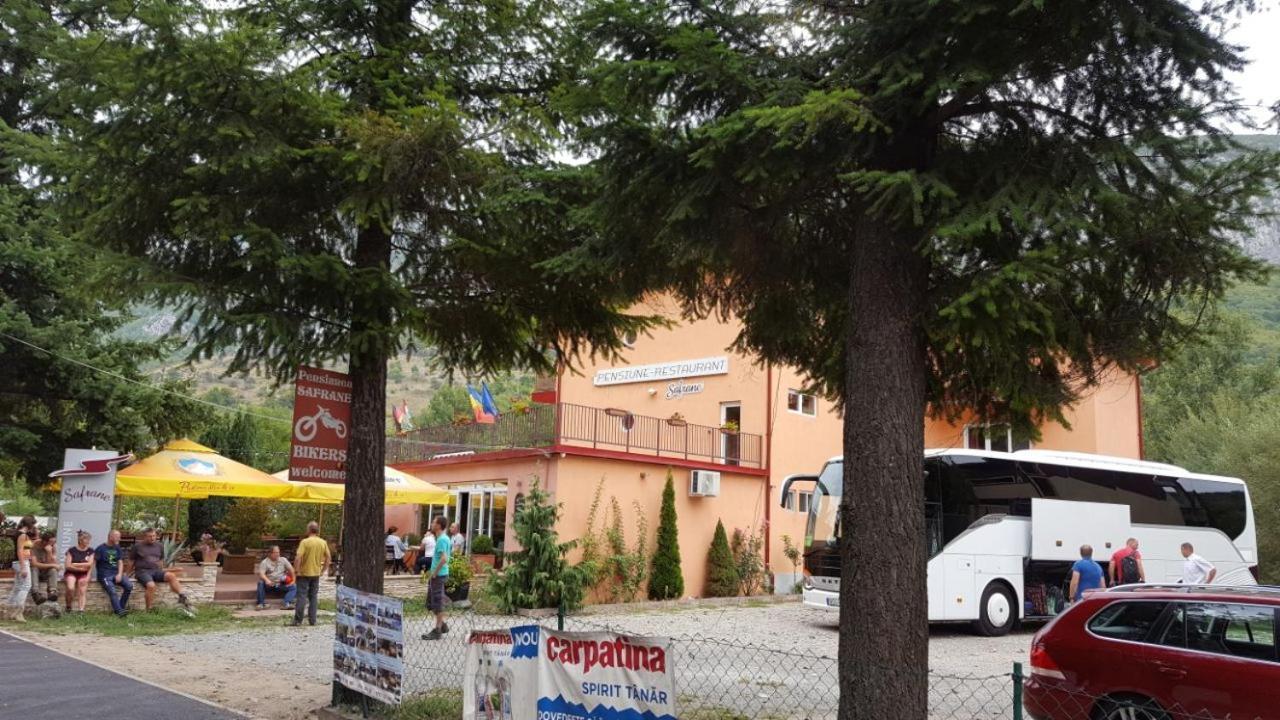 Pensiune Safrane Băile Herculane Exterior photo