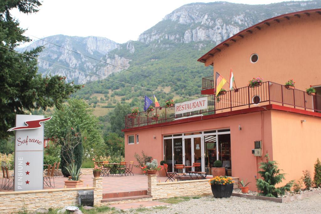 Pensiune Safrane Băile Herculane Exterior photo